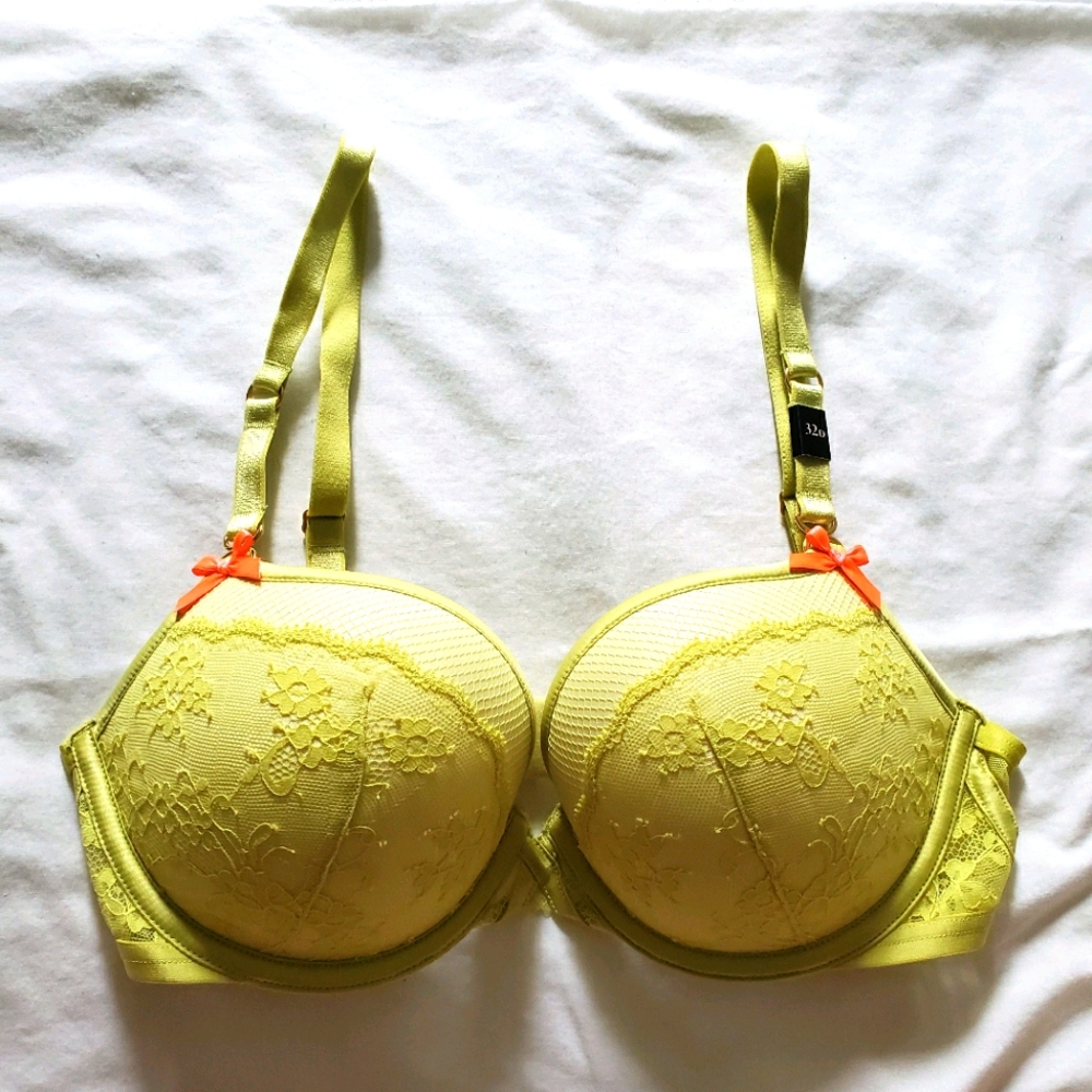 NWT VS Very Sexy padded demi bra